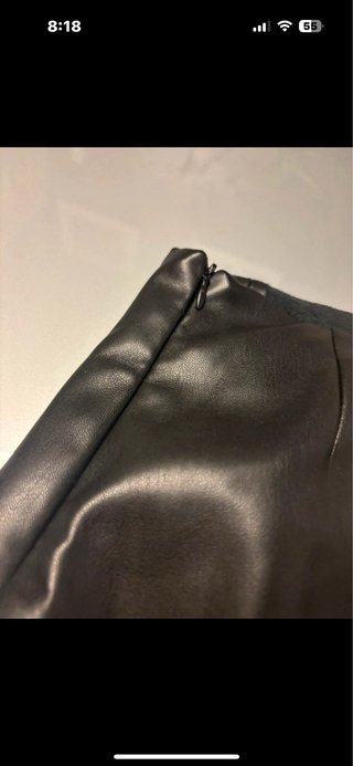 Falda pantalón polipiel Stradivarius negra