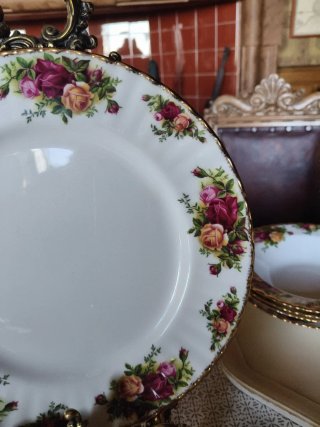 Piatto Royal Albert Old Country Roses