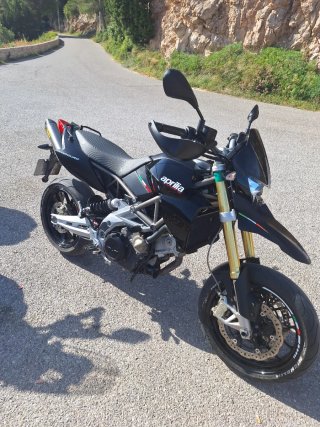 Aprilia Dorsoduro 750 Supermotard Negra