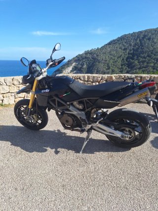 Aprilia Dorsoduro 750 Supermotard Negra