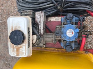 Carretilla para fumigar con motor honda 4 tiempos