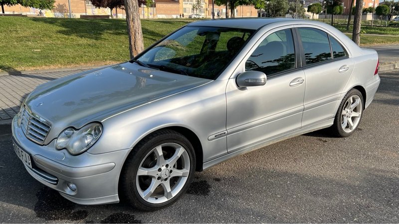 Mercedes-Benz Clase C 2006