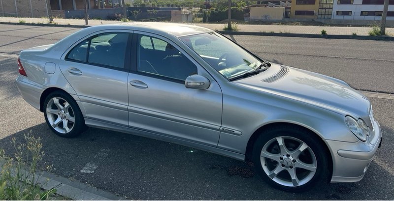 Mercedes-Benz Clase C 2006, foto 2