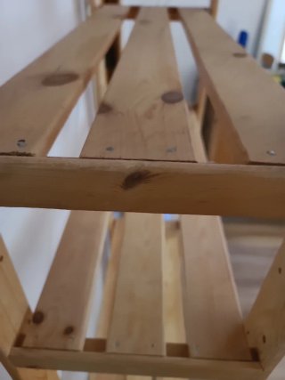 Estantería de madera