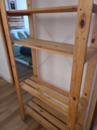 Estantería de madera