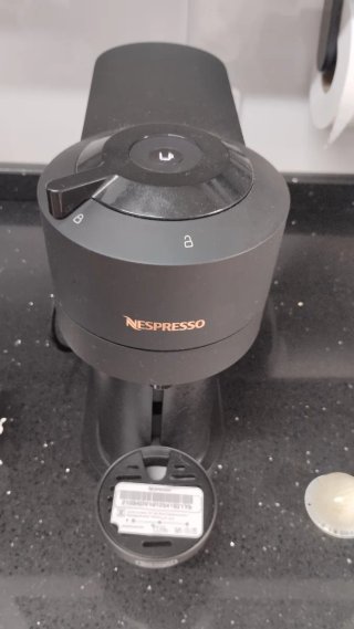 Cafetera Nespresso DeLonghi Negra