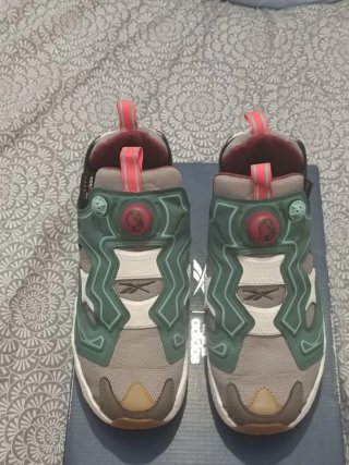 Zapatillas Reebok x Adidas enBeige y Verde