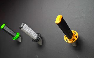 Colgador de pared tipo katana