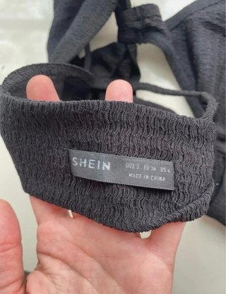 Vestido largo negro con aberturas