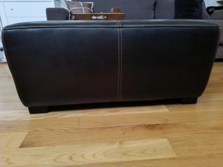 Mesa auxiliar/Puff de piel marrón.Cuadrada 94x94