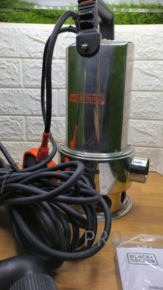 Bomba sumergible Black Decker