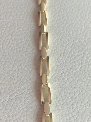 Pulsera de oro para mujer nueva.