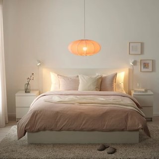 Lámpara IKEA REGNSKUR rosa con complementos