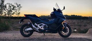 Honda Forza 750 azul Automática