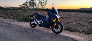 Honda Forza 750 azul Automática