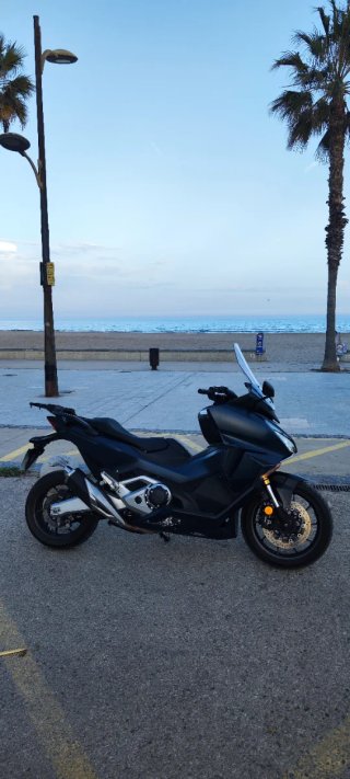 Honda Forza 750 azul Automática