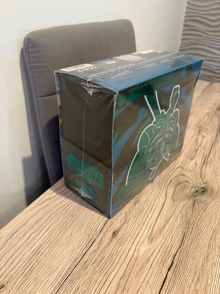 Pokemon TCG Masquerade Box