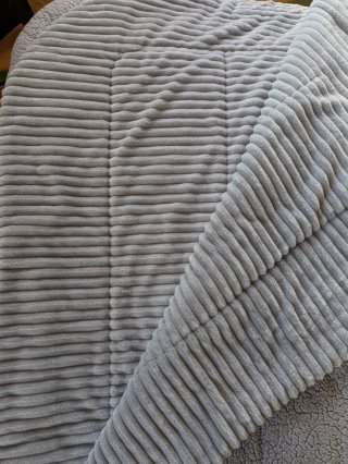 Edredón sherpa gris