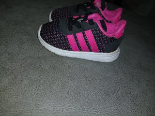 Lote 2 zapatillas niña Talla 20 Adidas y más