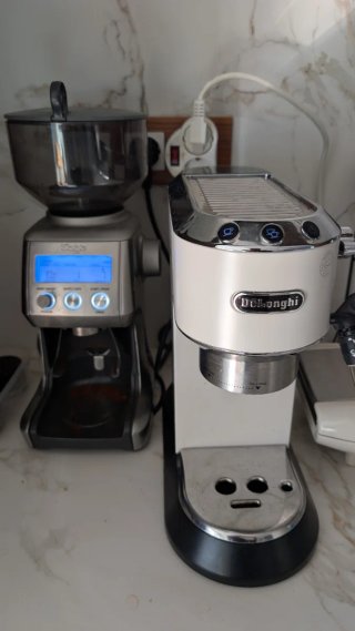 Cafetera De'Longhi + Molinillo Sage