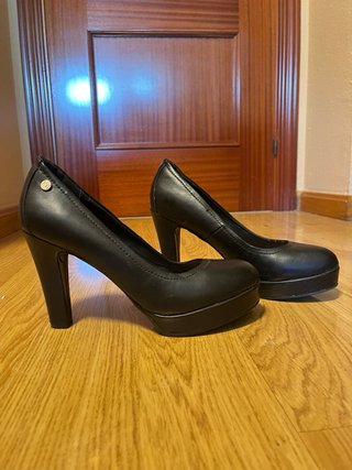 Zapatos de tacón Xti negros
