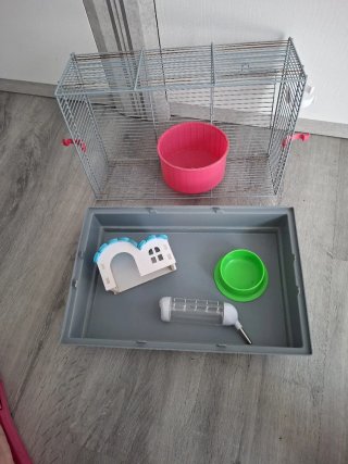 Jaula para hámster con accesorios