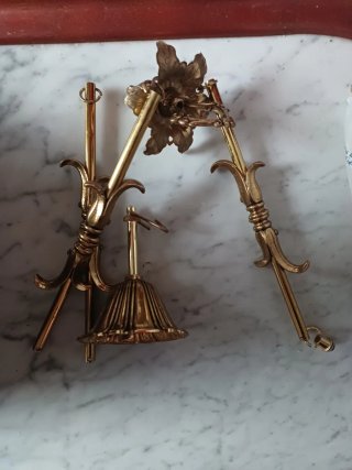 Lámparas de metal doradas