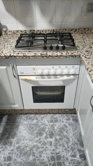 Placa de gas Balay 4 fuegos + horno Teka