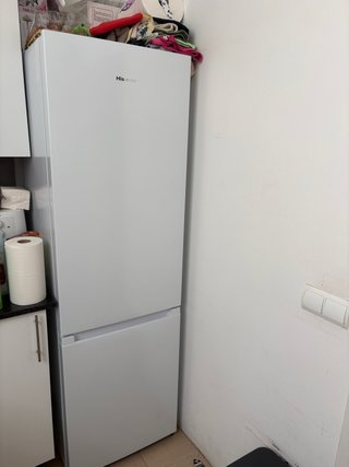 Frigorífico Hisense Combi 269L 3 meses de uso