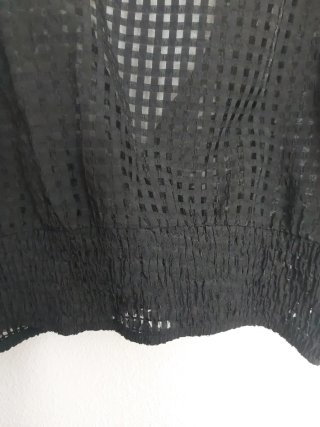 Top calado mujer negro
