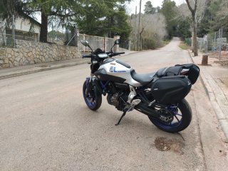 Yamaha MT-07 A2 Extras Puig/Ixil + Alforjas
