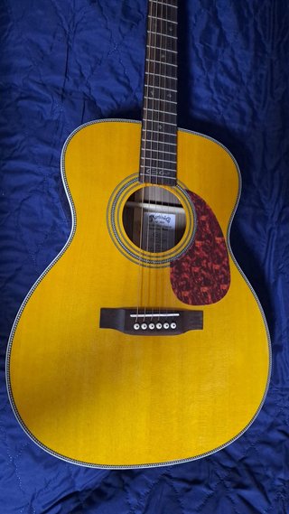 Guitarra estilo martin y co
