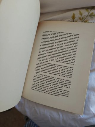 Varios catálogos. Ignacio Lloret  Carles Llorca y