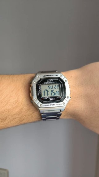 Casio W-218H Reloj Digital Plata
