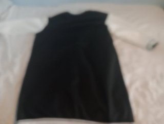 Chaqueta deportiva negra y blanca