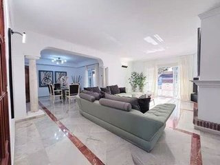 Chalet en alquiler en Elviria en Marbella