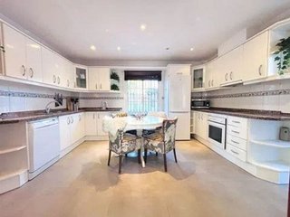 Chalet en alquiler en Elviria en Marbella