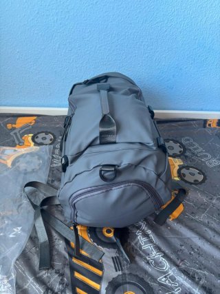 Mochila gris hombre 47x27x25 nueva