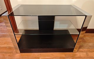 Mesa TV cristal y metal con balda