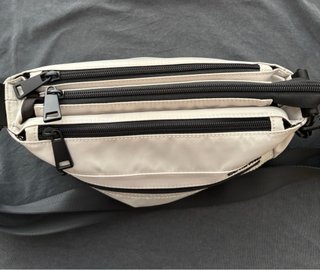 Bolso bandolera BE-MYND con múltiples bolsillos
