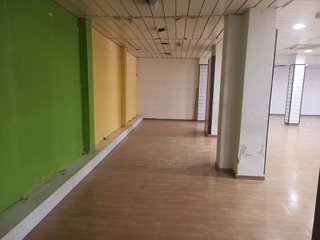 Local comercial en alquiler en Pueblo Nuevo en Madrid
