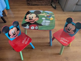 Mesa y 2 sillas Mickey Mouse