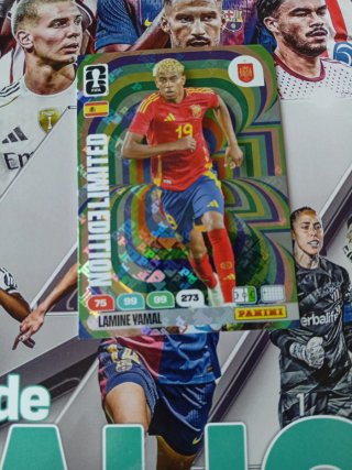 Lamine Yamal 26 Limited Edition Panini
