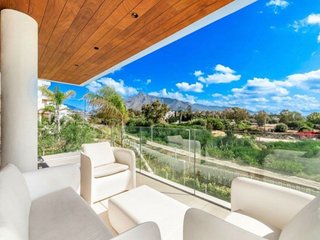 Casa adosada en alquiler en Lomas de Marbella Club - Puente Romano en Marbella