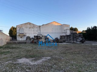Nave industrial en venta en Hellín
