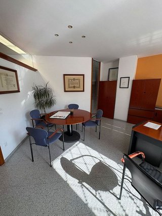 Local comercial en alquiler en Eixample Nord – La Devesa en Girona
