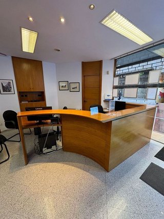 Local comercial en alquiler en Eixample Nord – La Devesa en Girona
