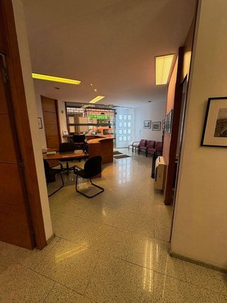 Local comercial en alquiler en Eixample Nord – La Devesa en Girona
