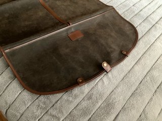 Funda para traje de color marrón
