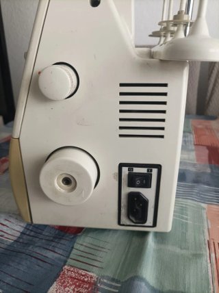 Remalladora Overlock Blanca